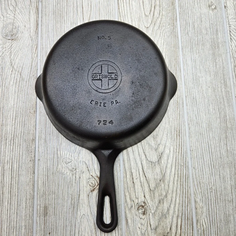 Vintage Griswold No. 5 Small Block Logo Cast‎ Iron Skillet Erie PA 724 No Spin